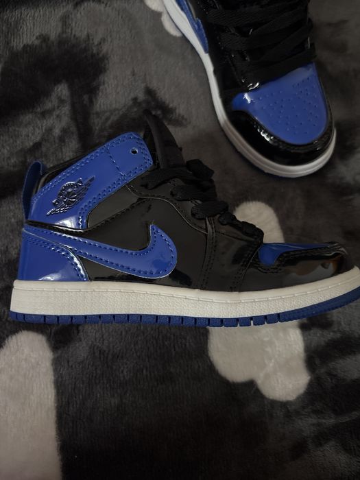Vand papuci air jordan 1 mid