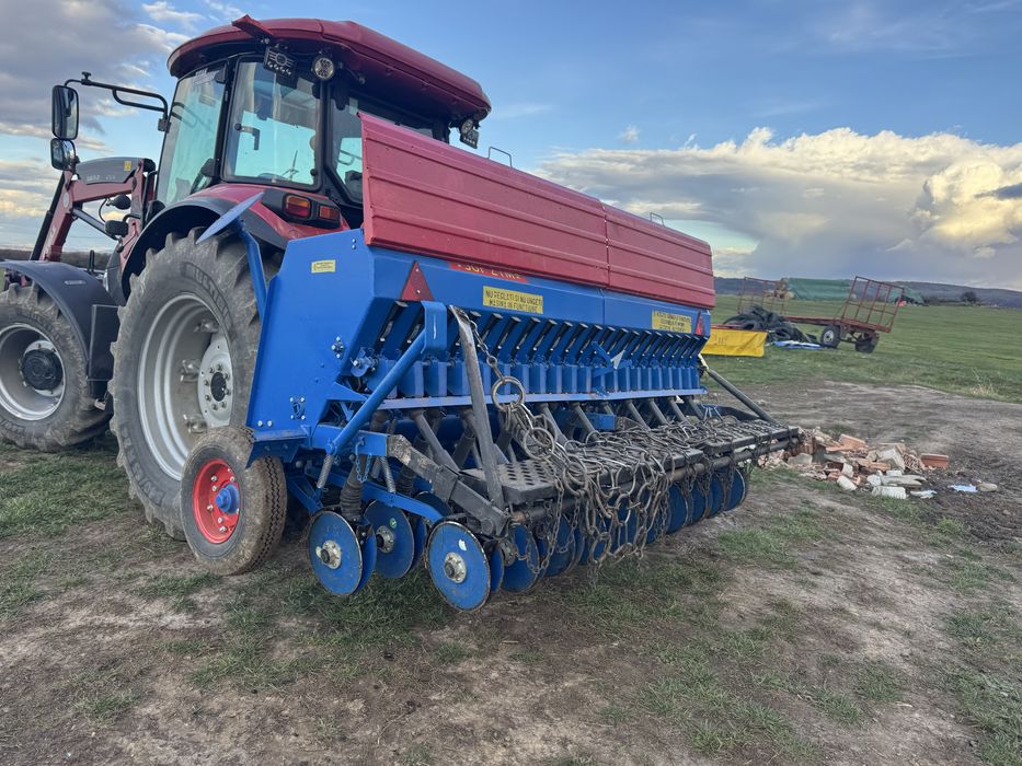 Semanatoare paioase si remorca agricola