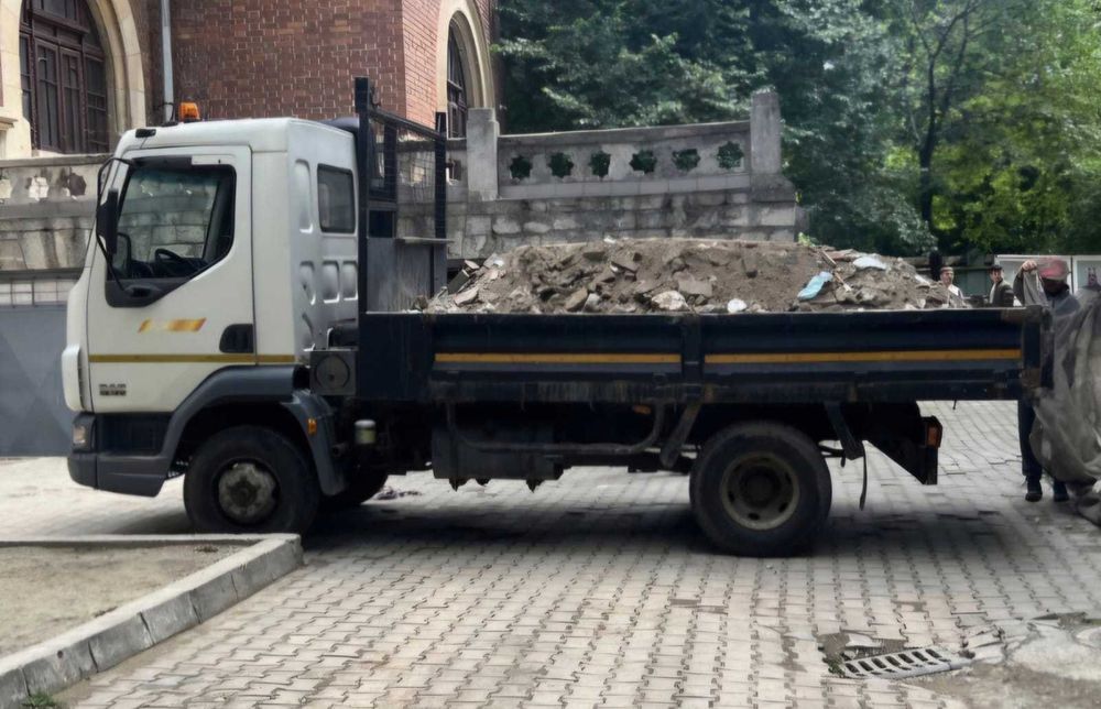 Transport moloz execut debarasări