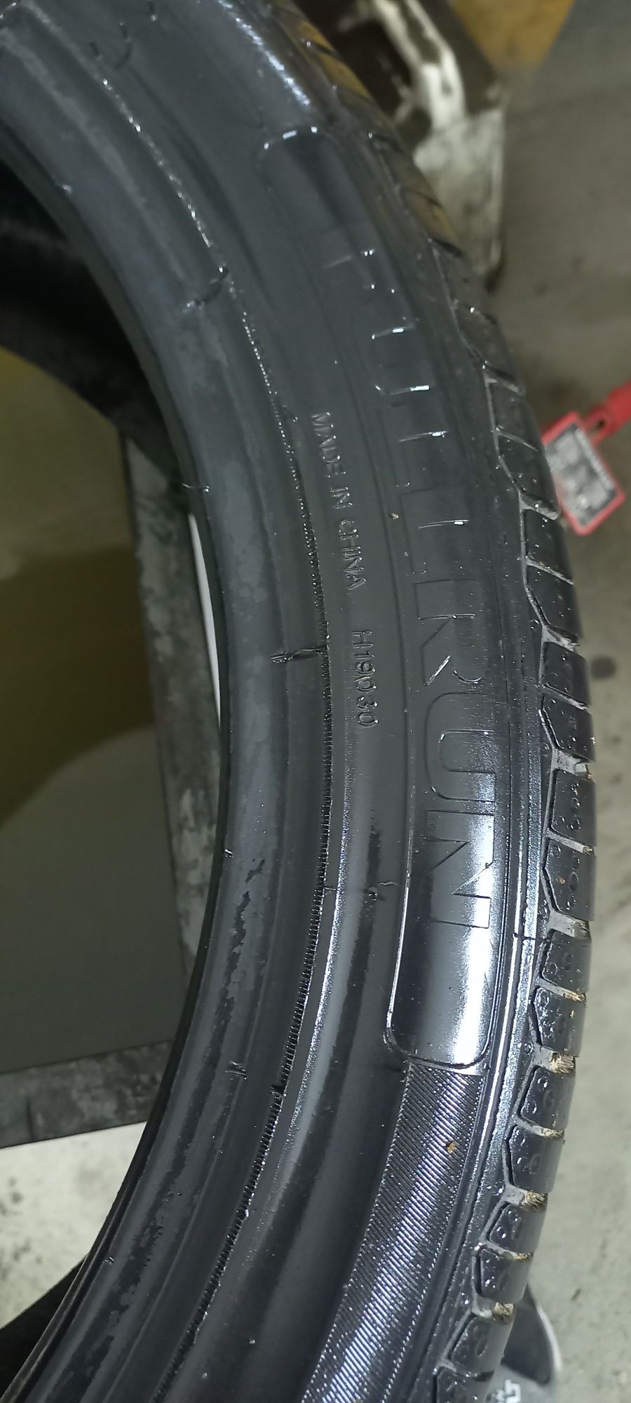 245 40 R19 Fullrun