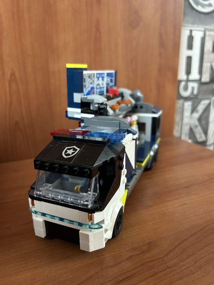 LEGO полицейски камион / лего камион