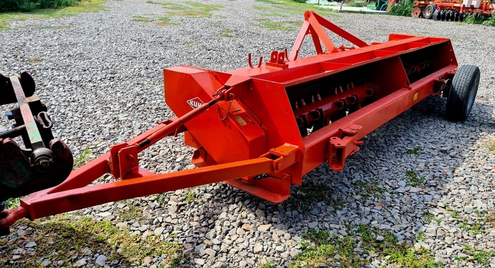Tocator resturi vegetale 4.5 metri Kuhn BNG 450 ceseu