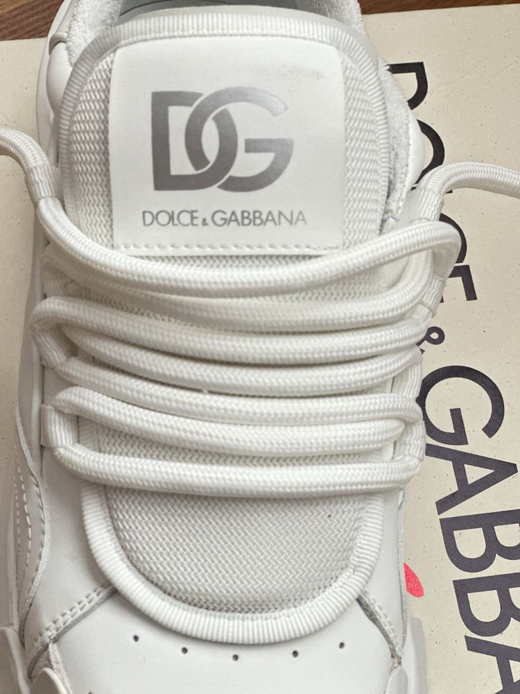 Продам кроссовки фирмы Dolce&Gabbana