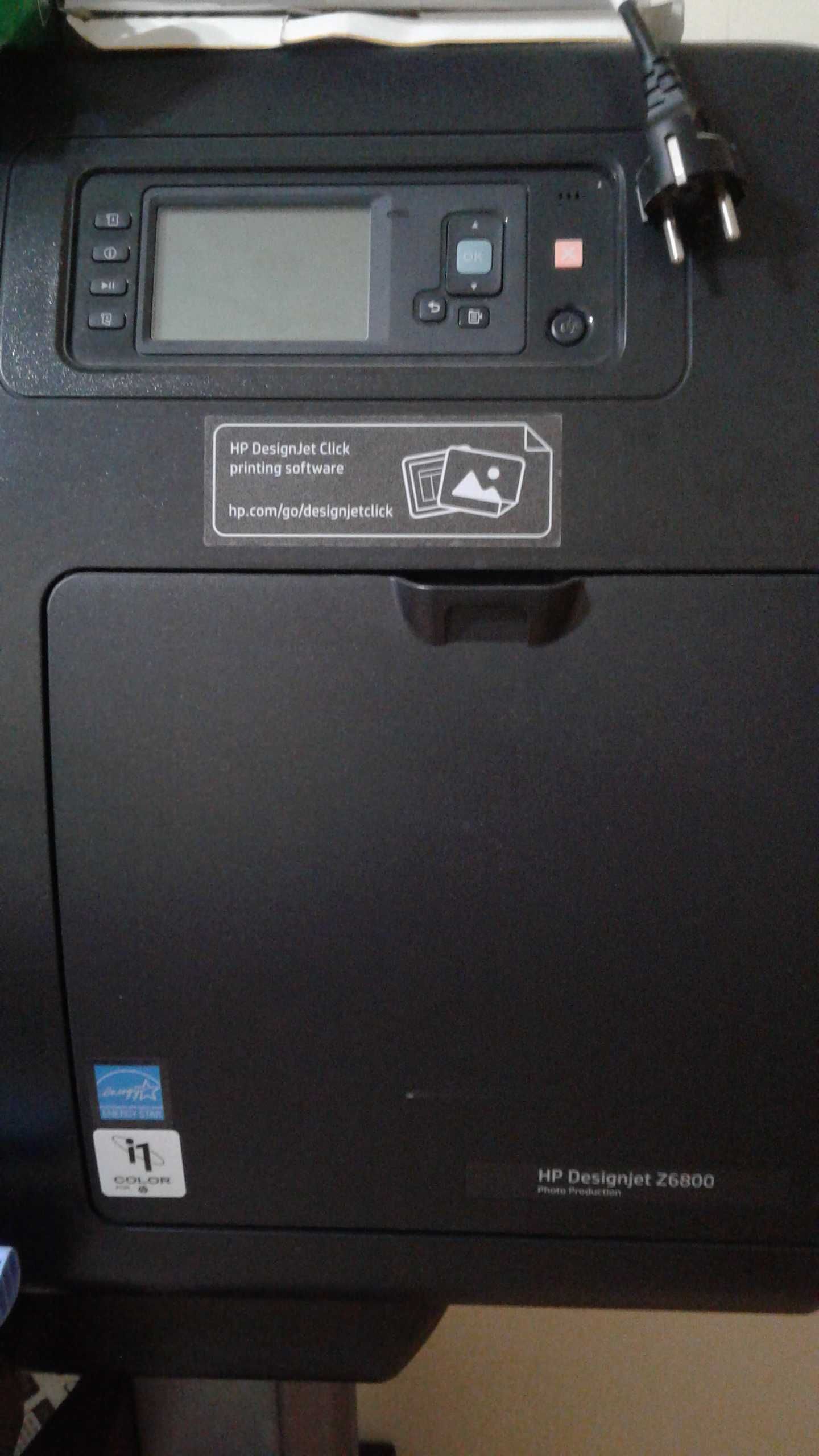 новый плоттер HP Z6800 для рекламы, чертежей и сканирования документов