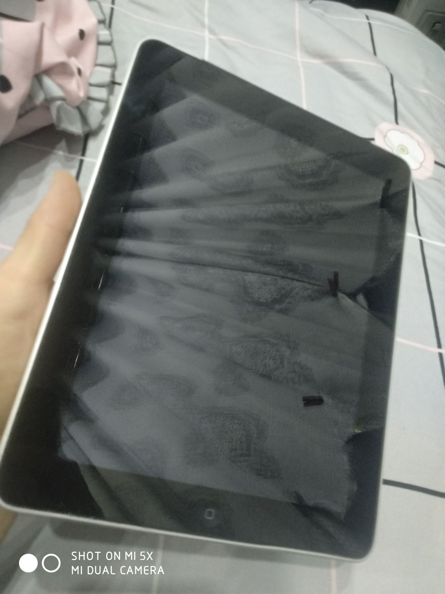 iPad 64 gb sotiladi