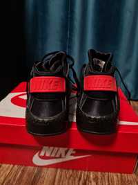 Adidasi / Sneakers Nike Air Huarache marinea 38