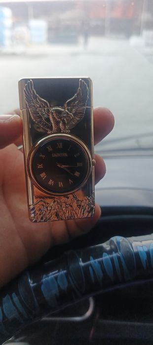 Зажигалка с часами