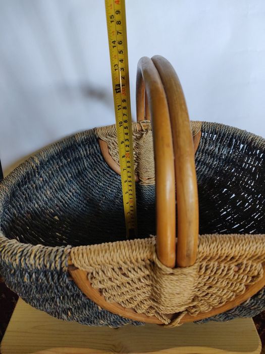 Coș împletit, mâner ratan