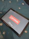 Tabletă Lenovo cu fisură pe touch