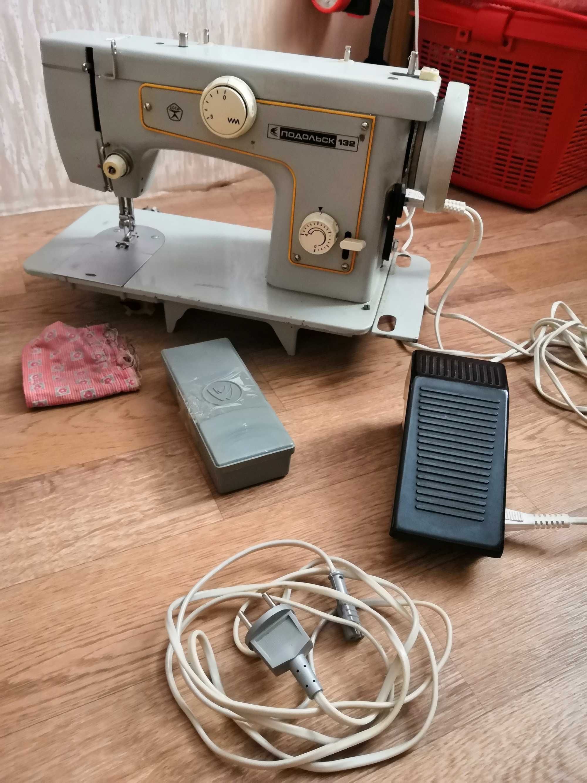Швейная машина Подольск 132 с электррприводом