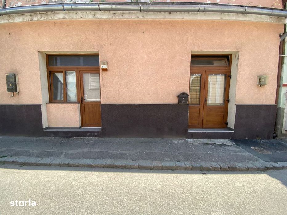 Spatiu comercial ultracentral format din 2 camere cu 2 intrari separat