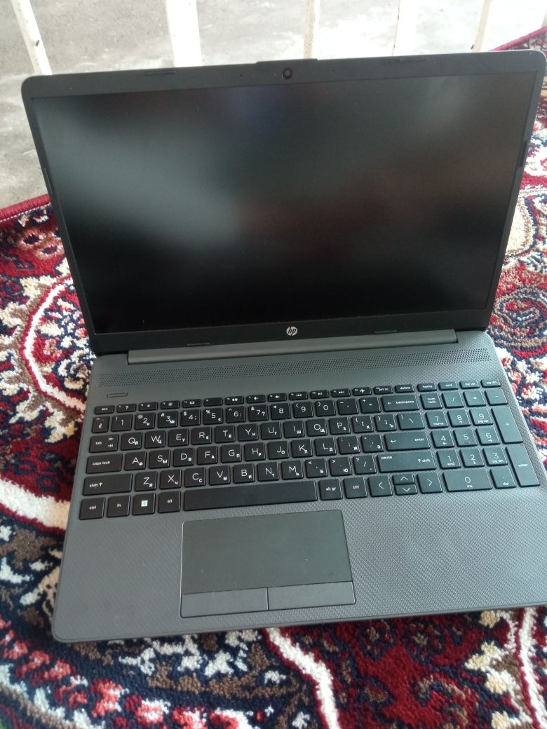 Notebook sotiladi