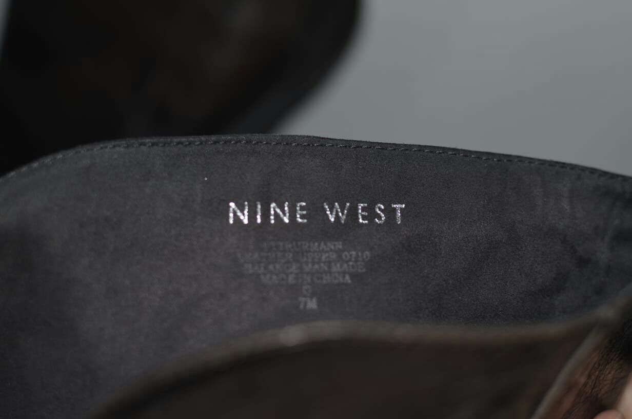 Продам сапоги осенние кожанные 39 р фирма NineWest