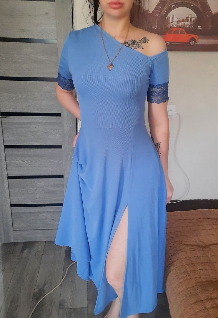 Платье голубое шикарное