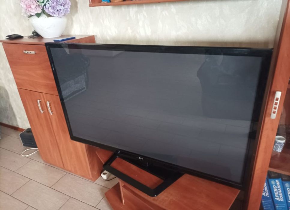 Смарт телевизор LG 130 см WiFi YouTube