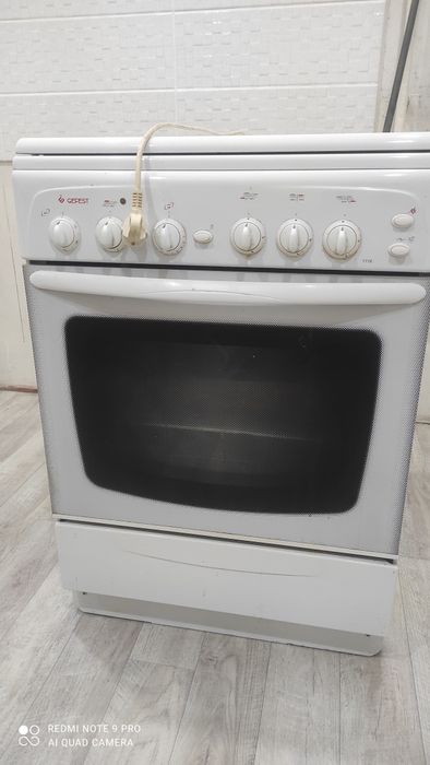 Продам газовую плиту