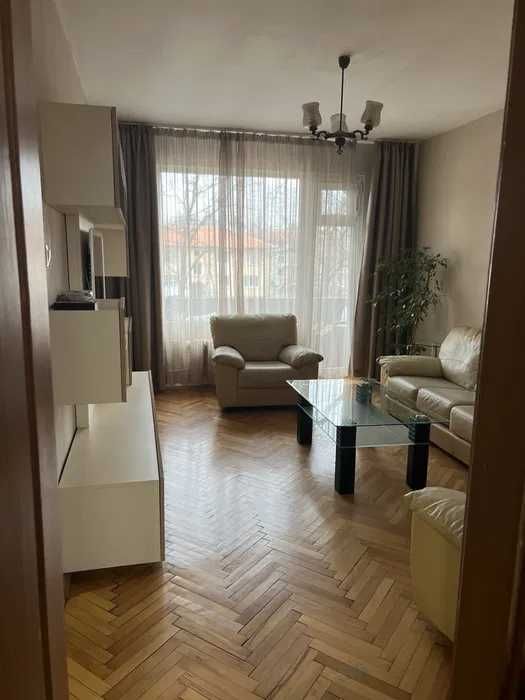 Дава се под наем Двустаен апартамент в София, Дружба 1 - 60 кв.м за 350 € - Снимка #1