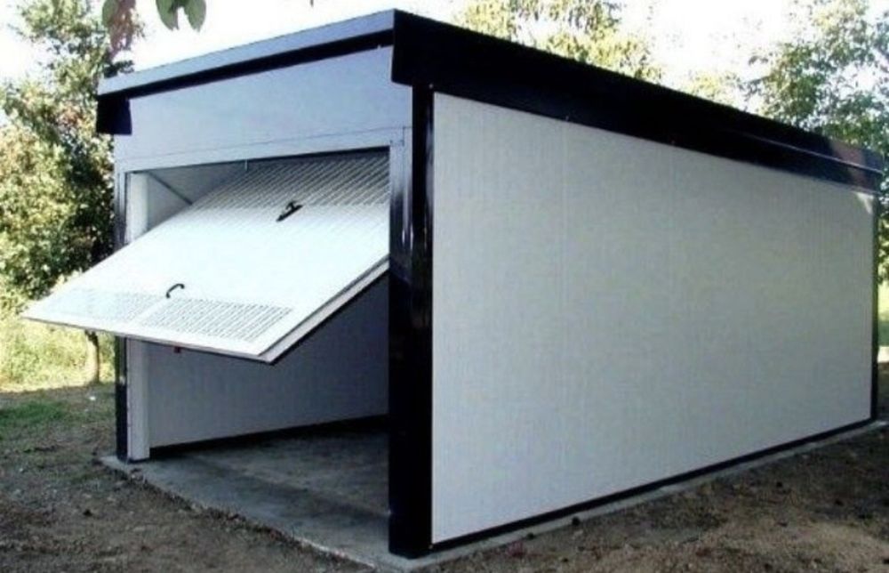 Garaje auto metalice învelite cu panou