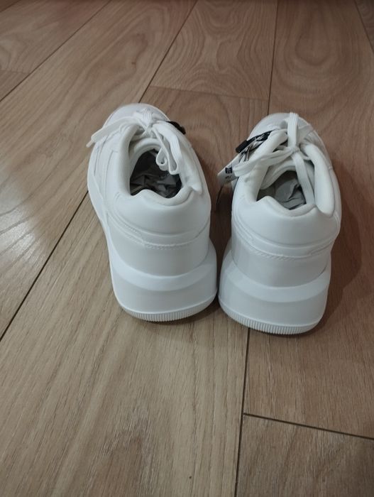 Продавам мъжки кецове