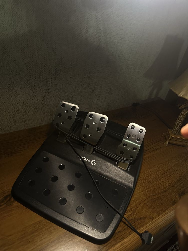 Руль Logitech G29