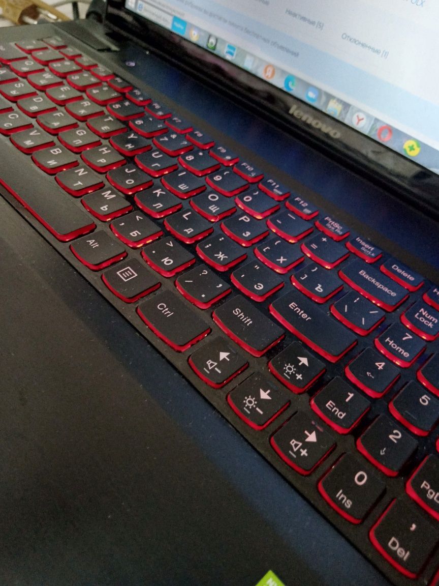 Продается ноутбук  Lenovo