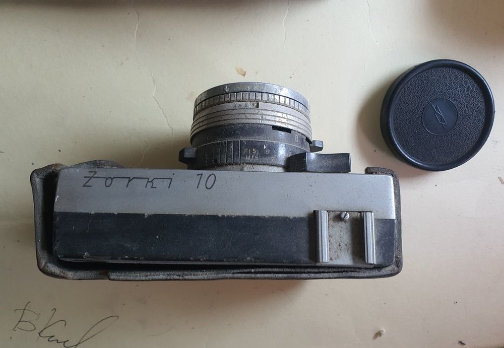 Стари руски фотоапарати Зорки и  Чайка