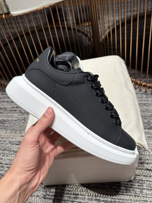 Alexander McQueen Black/White Дамски Обувки 38EUR + Кутия