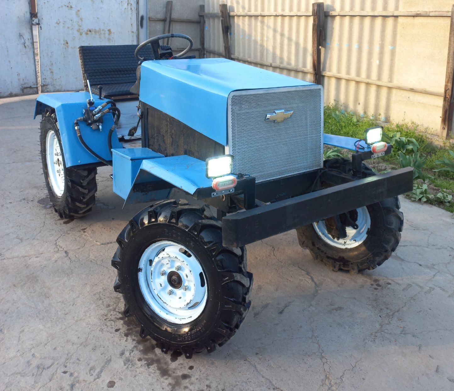 Mini traktor Daewoo