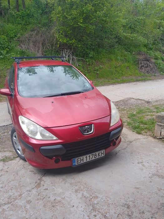 Продавам Пежо 307нbi