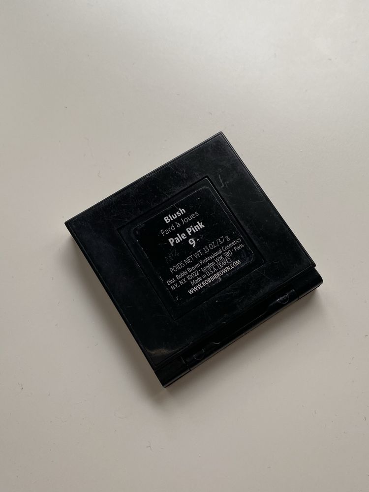 Козметика Bobbi Brown, the Balm