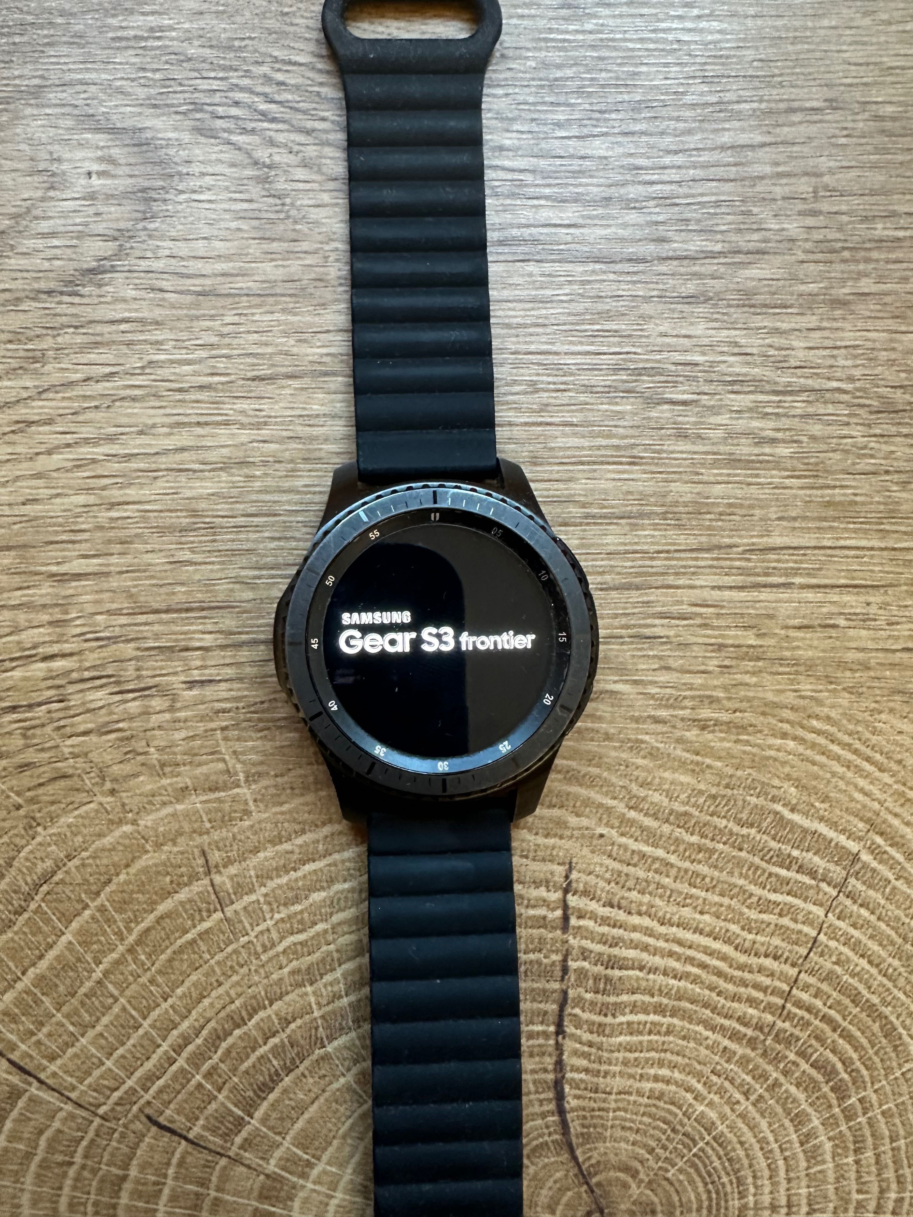 Часовник Samsung S3 Frontier