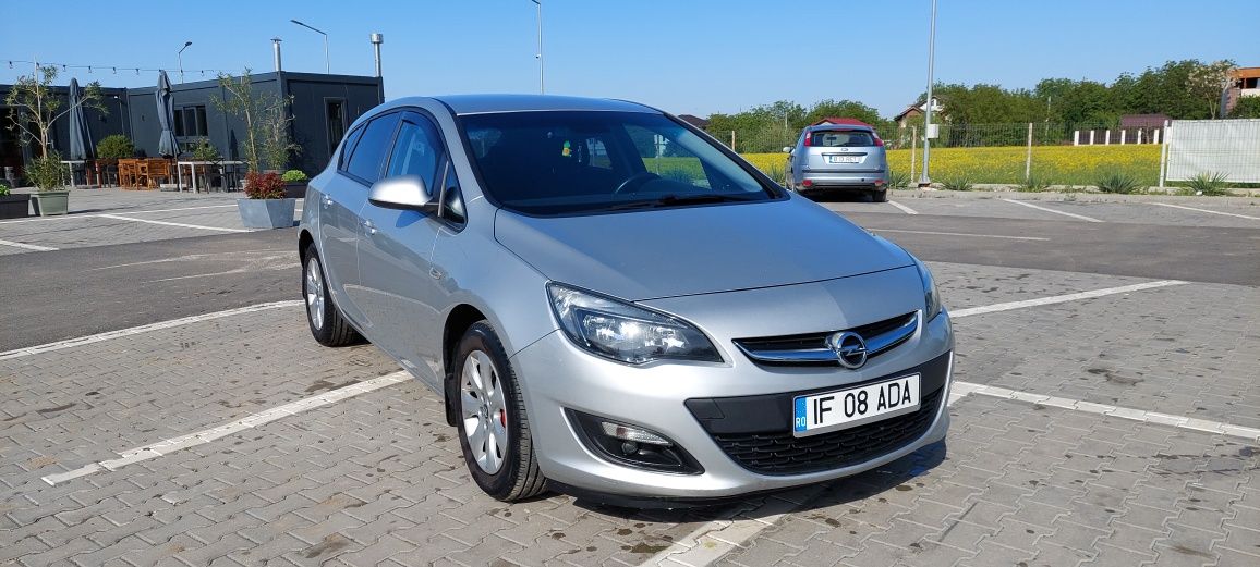 Opel Astra J 1.6 benzina 2014