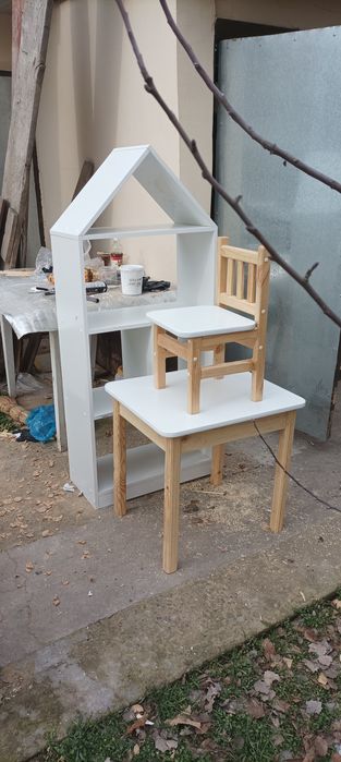 Скидки на детскую мебель стол +стул 450.000