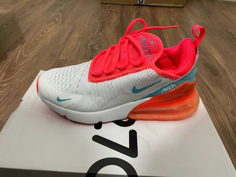 Дамски Маратонки Nike Air Max 270 - 37.5