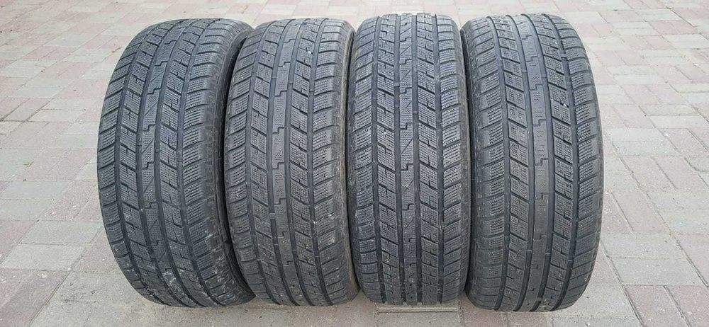 Компмлект липучек 215/55/R17