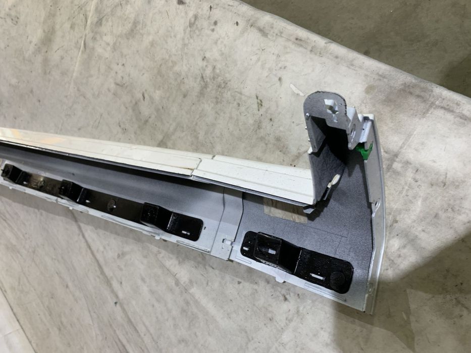 Prag dreapta Volvo XC90, 2015, 2016, 2017, 2018, 2019, 2020, 2021, 2022, cod origine OE 31672371.