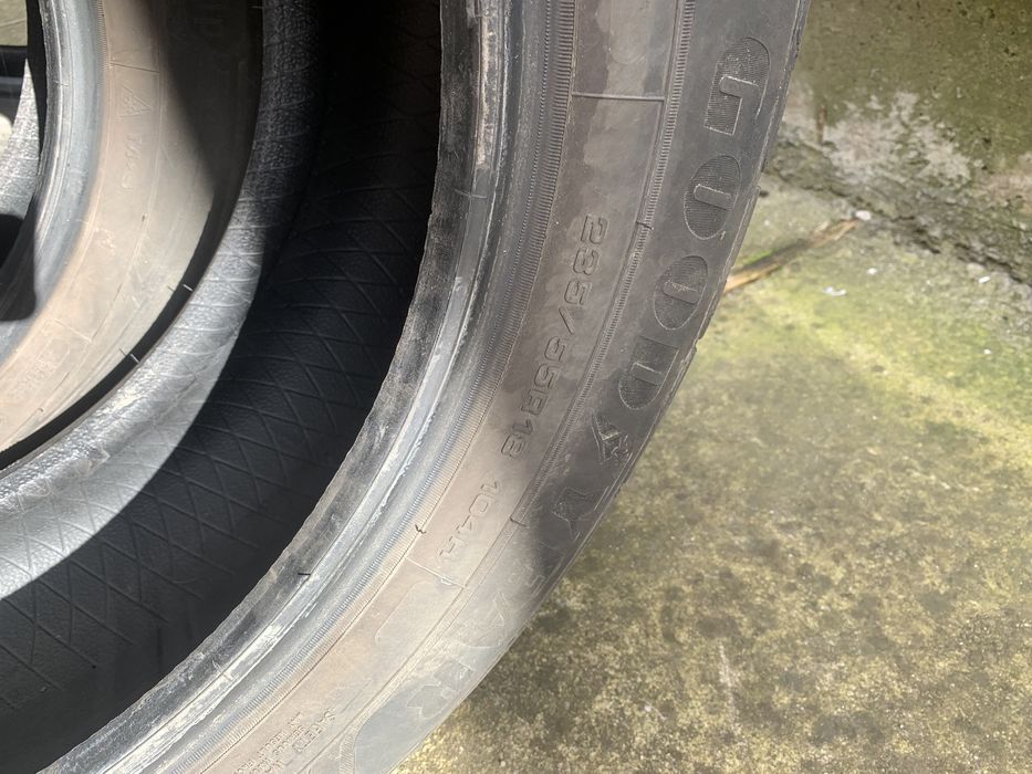 Vand cauciucuri brigiston 235/55/18 stare buna