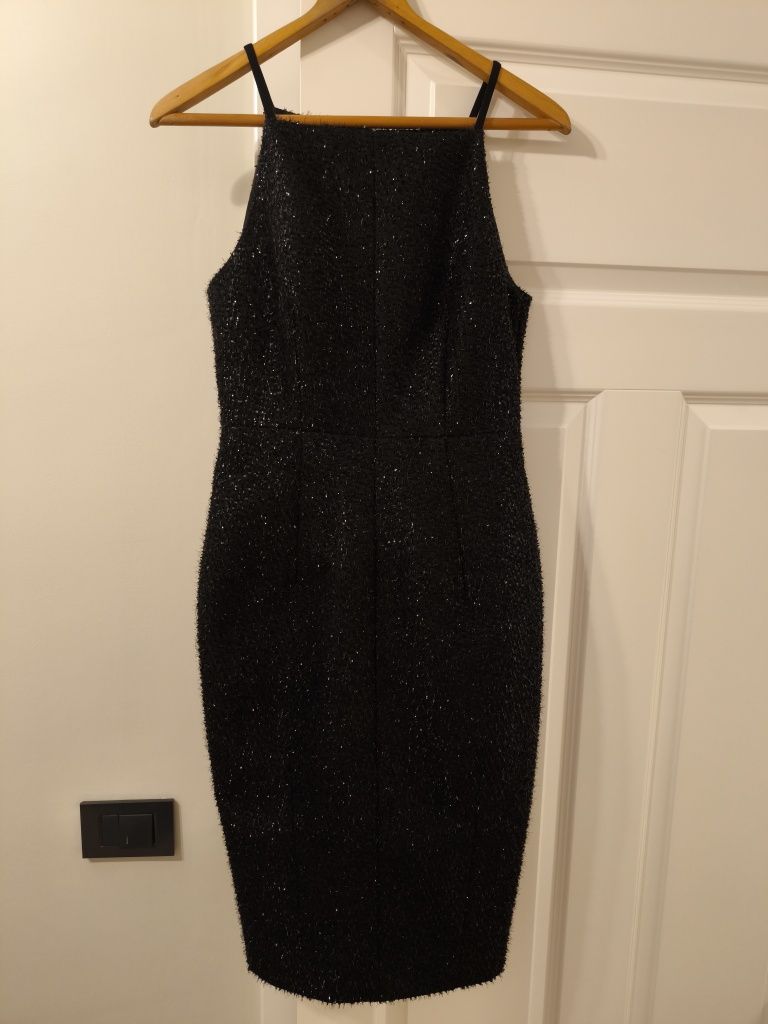 Rochie neagra cocktail