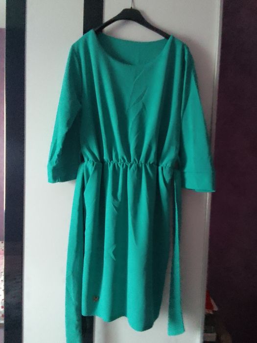 Продавам много запазени рокли