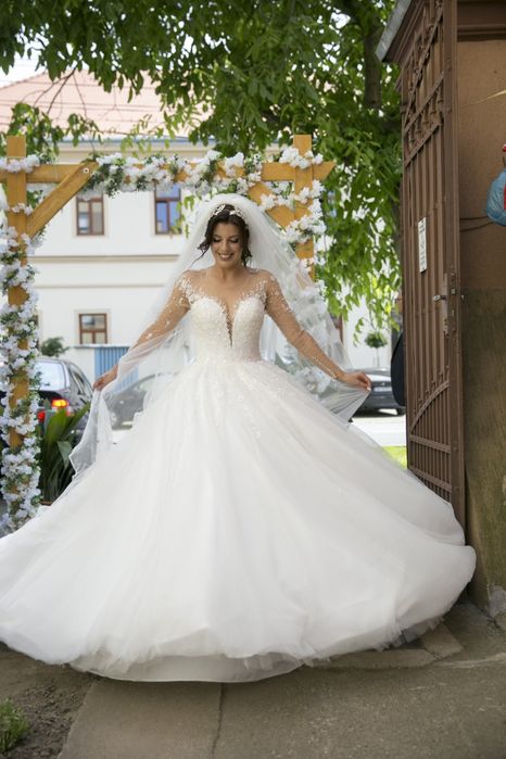 Vand rochie de mireasa