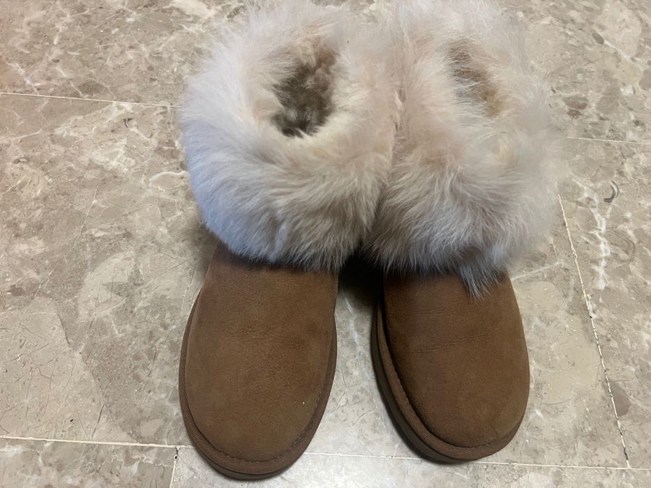 Ghete UGG noi cu blăniță naturală
