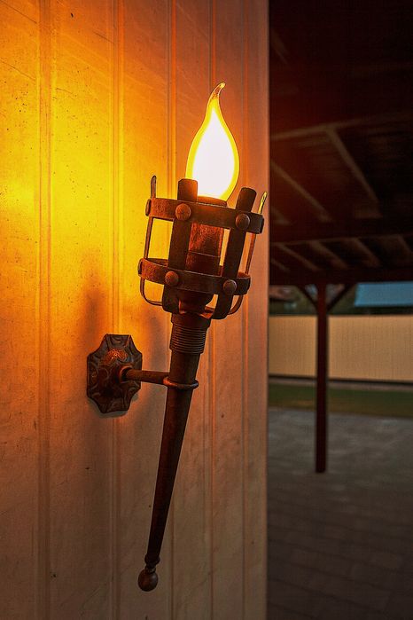 Lămpi și stâlpi personalizat