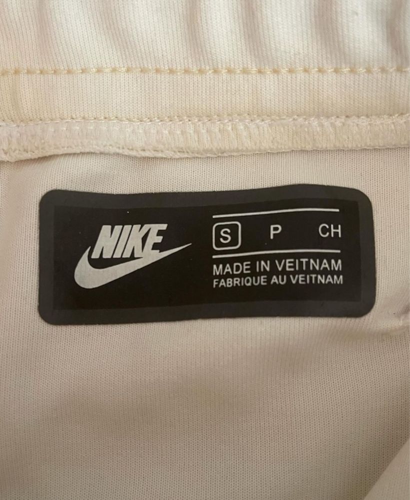 Оригинално долнище Nike Tech Fleece