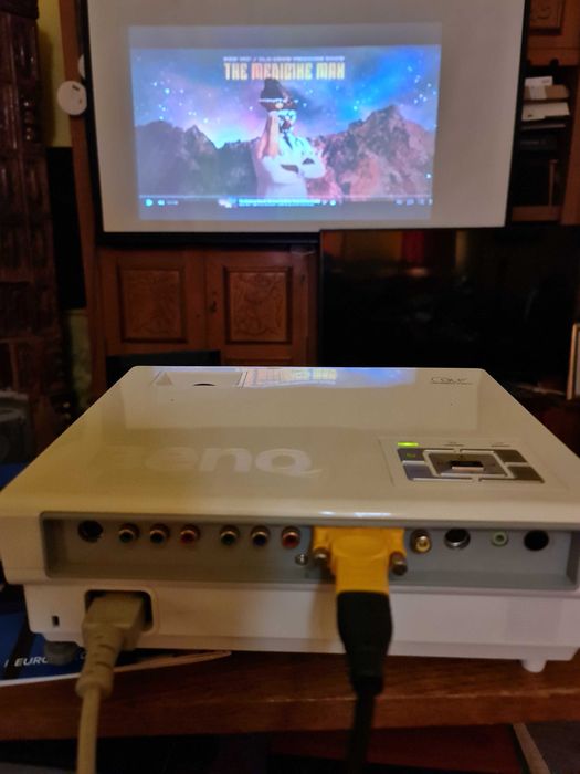 Videoproiector Benq W100