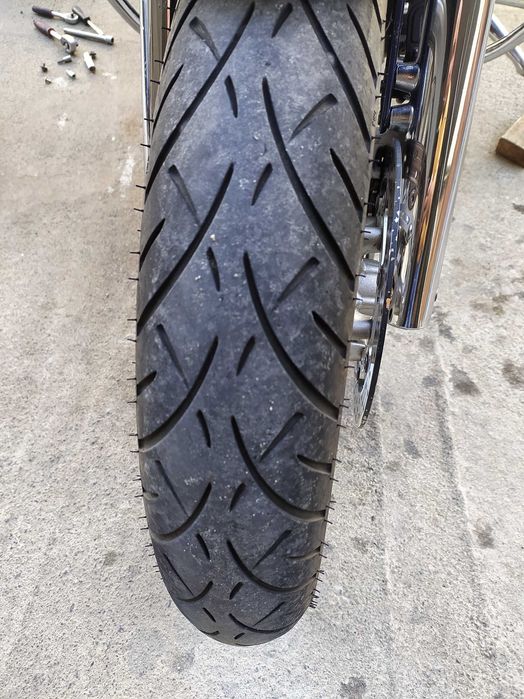 Предна гума за мотор 120/70/21