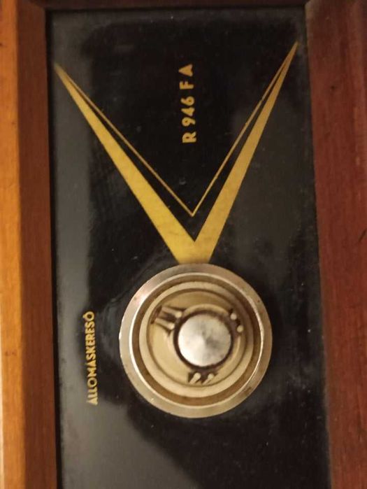 Radio vechi R 946 FA - pe lampi - de colectie - Fabricat in Ungaria