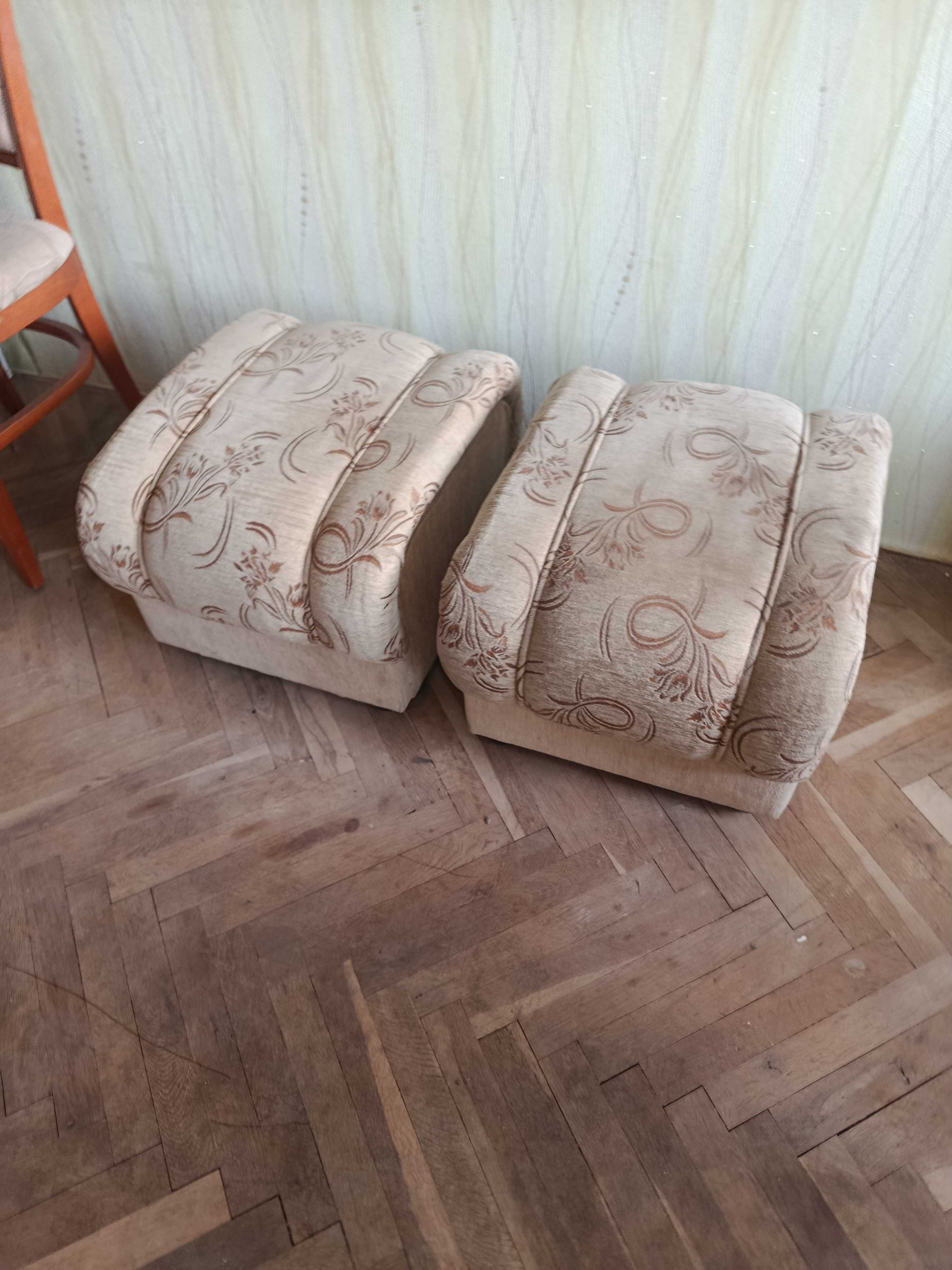 Масички, нощни шкафчета,  трапезни столове, табуретки