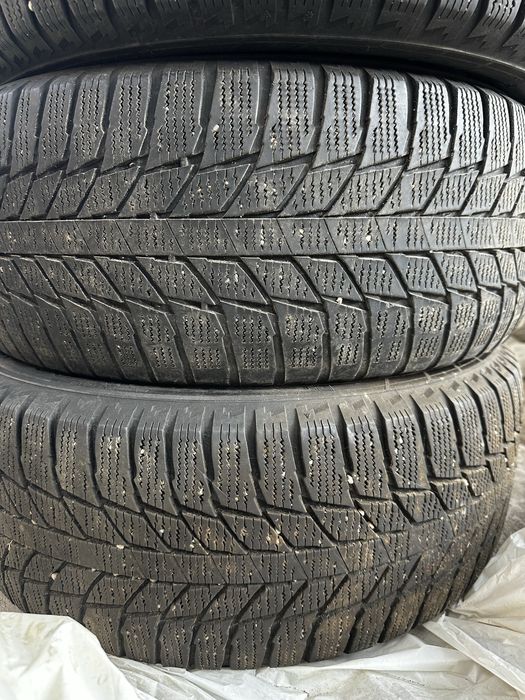 Комплект зимних шин