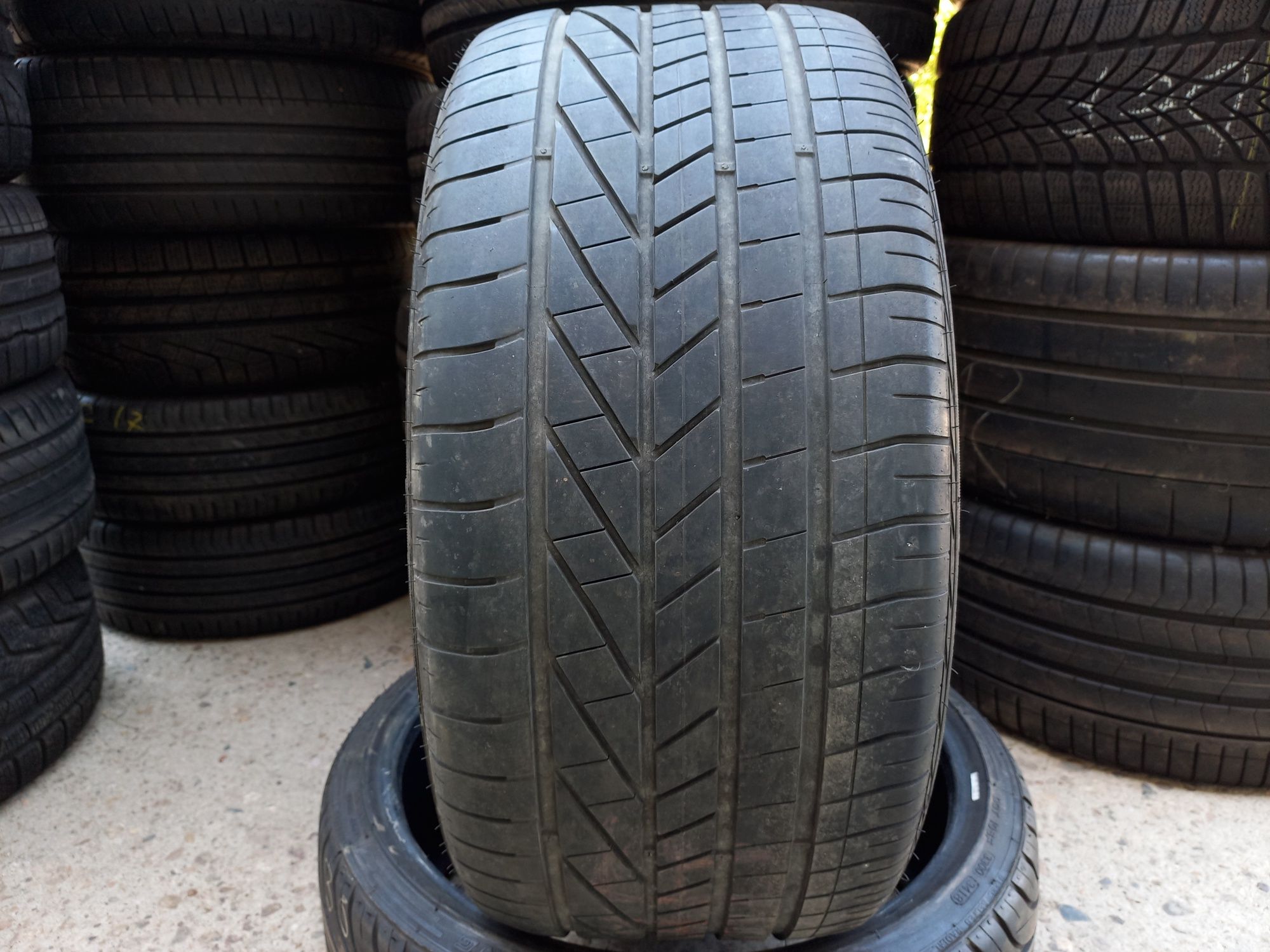 1xAnvelopa second vară 275 40 R19 Goodyear RFT RSC*