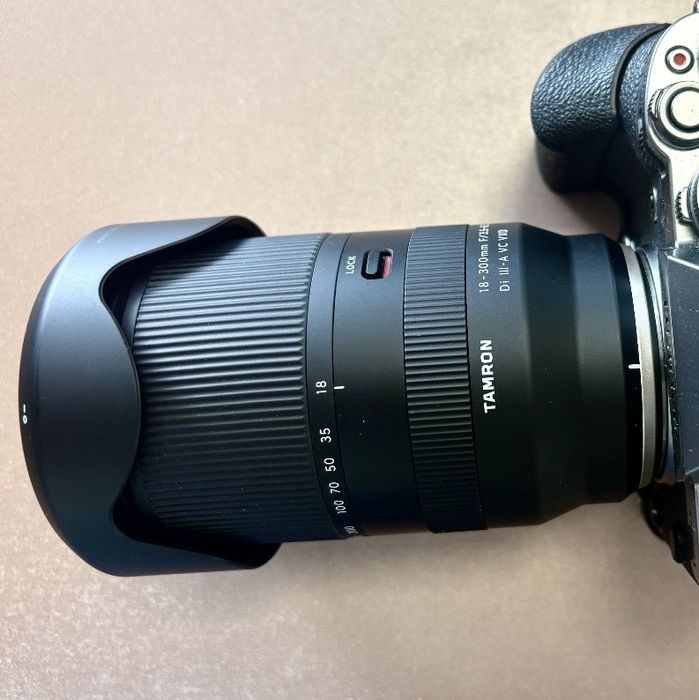 Obiectiv Tamron 18-300mm montura Fuji X